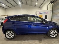 Usado Ford Fiesta Titanium 101 HP (74 kW) 2017 Azul Citadino