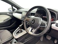 Used Renault Clio V Techno 143 HP (105 kW) 2023 Orange Hatchback