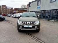 Usado Mitsubishi L200 Warrior 178 HP (130 kW) 2015 Verde Pickup