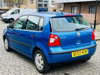 Begagnad VW Polo S 75 HK (55 kW) 2003 Blå Halvkombi