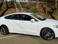 Used Ford Mondeo Titanium 180 HP (132 kW) 2015 White Hatchback