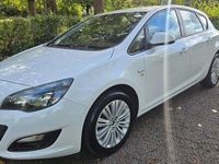 Second-hand Vauxhall Astra 2013 Alb Hatchback