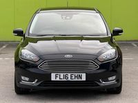 Begagnad Ford Focus Titanium 2016 Svart Halvkombi