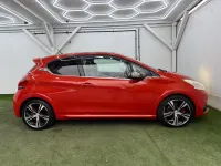Używany Peugeot 208 Prestige 2016 Pomarańczowy Hatchback