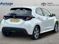 Used Toyota Yaris 113 HP (83 kW) 2024 White Hatchback