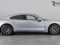 Usado Porsche Taycan Performance Package 419 kW (571 HP) 2023 Prateado Sedan