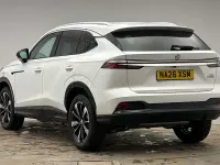 New MG HS SE 2025 Metallic  white pearl SUV