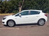 Used Vauxhall Astra Excite 2015 White Hatchback