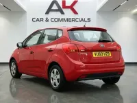 Used Kia Venga 89 HP (65 kW) 2010 Red Hatchback