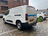 Used Vauxhall Combo 100 HP (73 kW) 2021 White Van