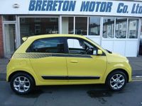 Used Renault Twingo Dynamique 70 HP (51 kW) 2014 Yellow Hatchback