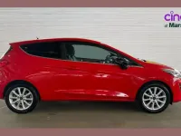 Used Ford Fiesta Titanium 121 HP (88 kW) 2017 Red Hatchback