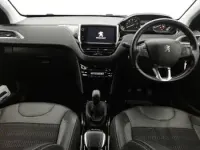 Used Peugeot 2008 Allure 99 HP (72 kW) 2017 Green SUV