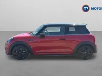 Usado Mini John Cooper Works Hatch 231 CV (169 kW) 2021 Rojo Utilitario