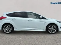 Used Ford Focus ST-Line 140 HP (102 kW) 2017 White Hatchback