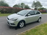 Używany Ford Focus Zetec 2010 Srebrny Hatchback