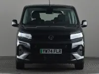 Usado Vauxhall Combo Design Edition 100 kW (136 HP) 2025 Preto Monovolume