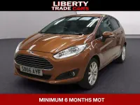 Usado Ford Fiesta Titanium 182 HP (133 kW) 2017 Castanho Citadino