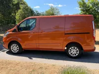 Used Ford Transit Custom Limited 170 HP (125 kW) 2022 Orange Van