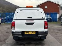 Used Toyota HiLux Active 150 HP (110 kW) 2017 White Pickup