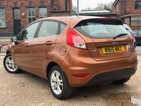 Używany Ford Fiesta Zetec 2015 Brązowy Hatchback