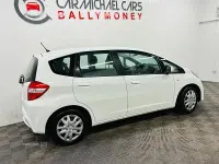Used Honda Jazz SE 90 HP (66 kW) 2015 White Hatchback