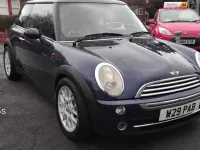 Usado Mini Cooper Hatch 116 CV (85 kW) 2005 Púrpura Utilitario