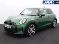 Begagnad Mini Cooper Exclusive 2024 Grön Halvkombi