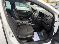 Used Renault Mégane GrandTour Iconic 115 HP (84 kW) 2022 White Estate