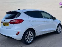 Używany Ford Fiesta Titanium 100 KM (73 kW) 2018 Biały Hatchback
