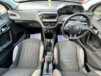 Begagnad Peugeot 2008 Access 2014 Vit SUV