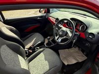 Second-hand Vauxhall Adam Jam 2017 Roșu Hatchback