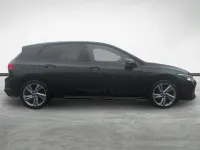 Second-hand VW Golf VIII R-line 148 CP (108 kW) 2021 Negru Hatchback