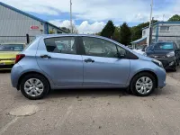 Used Toyota Yaris Active 69 HP (50 kW) 2016 Blue Hatchback
