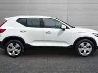 Used Volvo XC40 Momentum 161 HP (118 kW) 2022 Glacier silver SUV