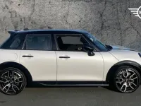 Used Mini Cooper Hatch 113 kW (154 HP) 2025 White Hatchback
