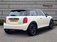 Used Mini Cooper Classic 134 HP (98 kW) 2018 White Hatchback