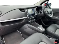 Used Renault Zoe Iconic 100 kW (136 HP) 2021 Red Hatchback