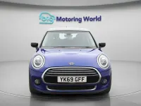 Usado Mini Cooper Exclusive 136 CV (100 kW) 2020 Azul Utilitario