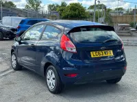 Usado Ford Fiesta Studio 82 HP (60 kW) 2014 Azul Citadino