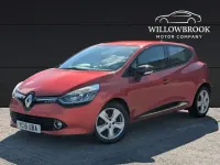 Used Renault Clio Dynamique 75 HP (55 kW) 2015 Red Hatchback