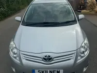 Used Toyota Auris 90 HP (66 kW) 2011 Silver Hatchback
