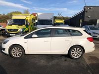 Used Vauxhall Astra 2014 White Estate