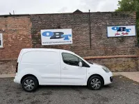 Used Citroën Berlingo 100 HP (73 kW) 2017 White MPV