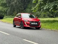 Used Peugeot 208 Allure 100 HP (73 kW) 2020 Red Hatchback