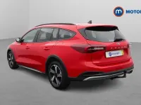 Used Ford Focus Active 120 HP (88 kW) 2022 Red Estate