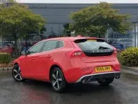 Used Volvo V40 R-Design 120 HP (88 kW) 2016 Red Hatchback