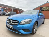 Begagnad Mercedes A180 2014 Blå Halvkombi