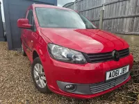 Usado VW Caddy Life 102 CV (75 kW) 2011 Rojo Monovolumen