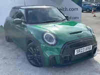 Begagnad Mini Cooper Sport 2023 Grön Halvkombi